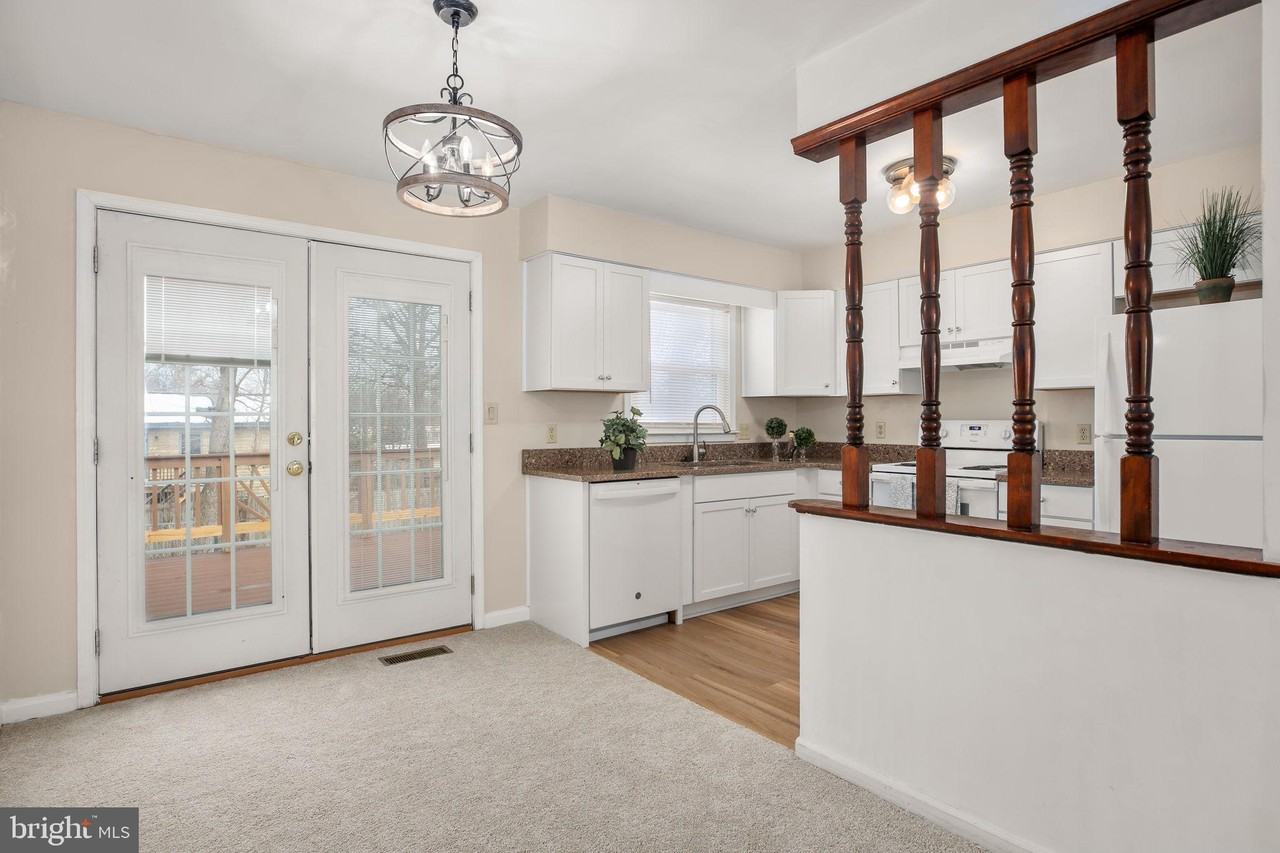 515 Pleasants Dr - Photo 6 of 17