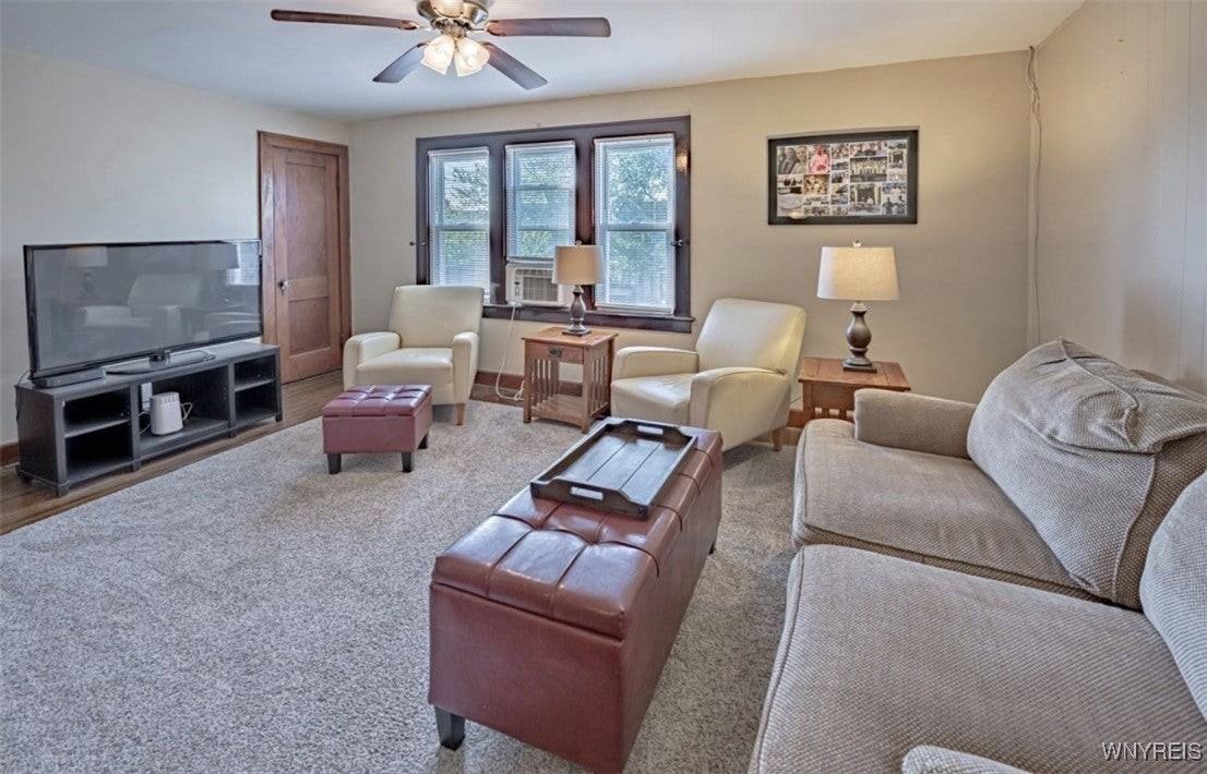 118 Nassau Ave - Photo 2 of 17