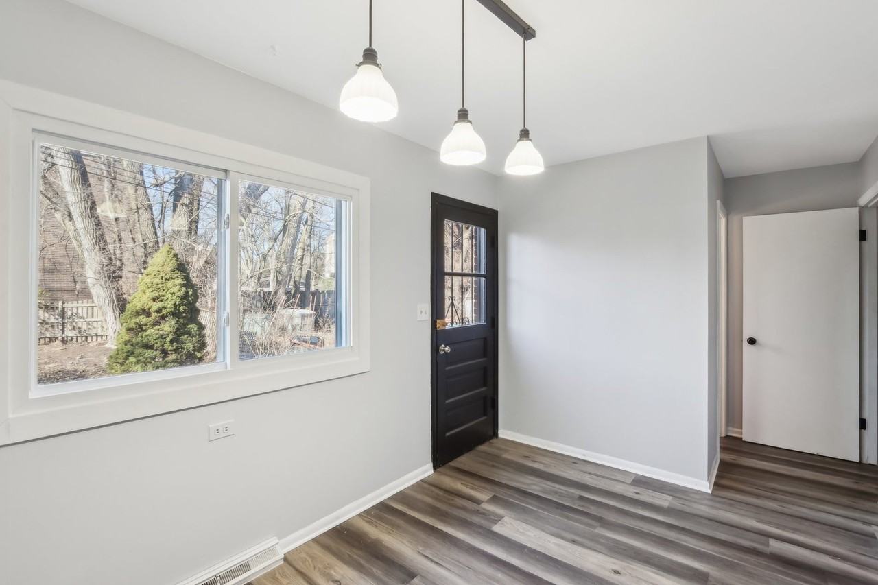 414 Skokie Ct - Photo 2 of 28