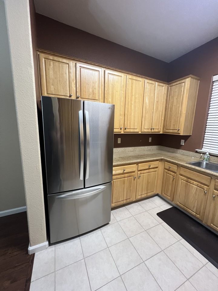 18 Flora Ln #18 - Photo 3 of 15