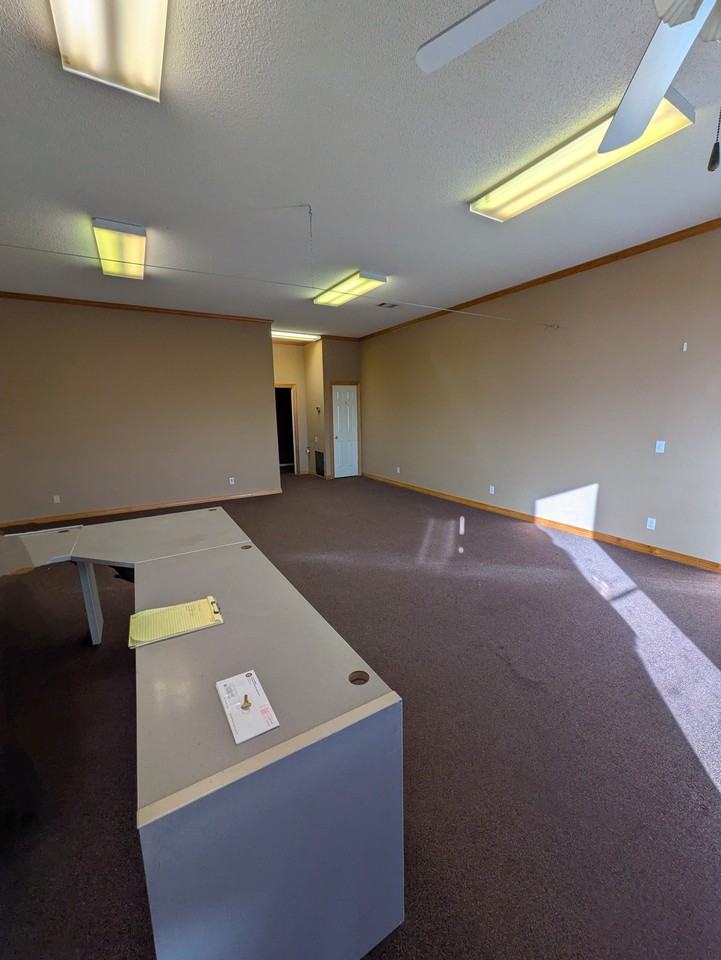 406 W Cherry St #406 - Photo 2 of 4