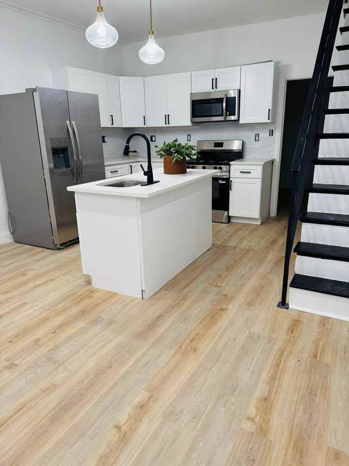 2423 N Park Ave #1 - Photo 3 of 21