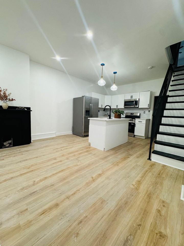 2423 N Park Ave #1 - Photo 5 of 21