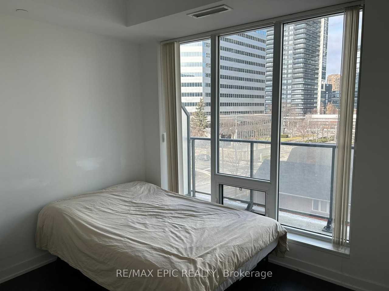 28 Avondale Avenue #501 - Photo 5 of 8