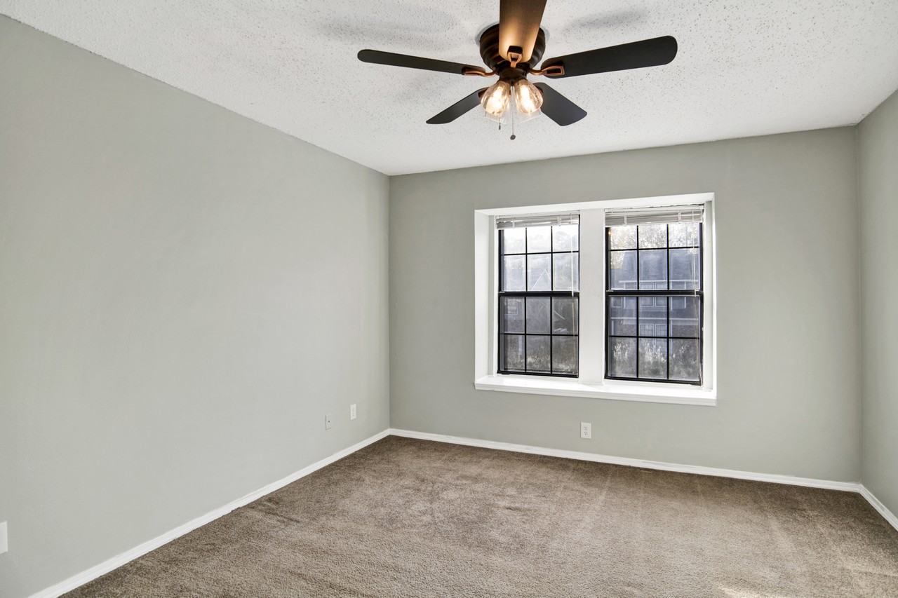 5900 Grelot Road - 1Unit 501 #1 - Photo 3 of 11