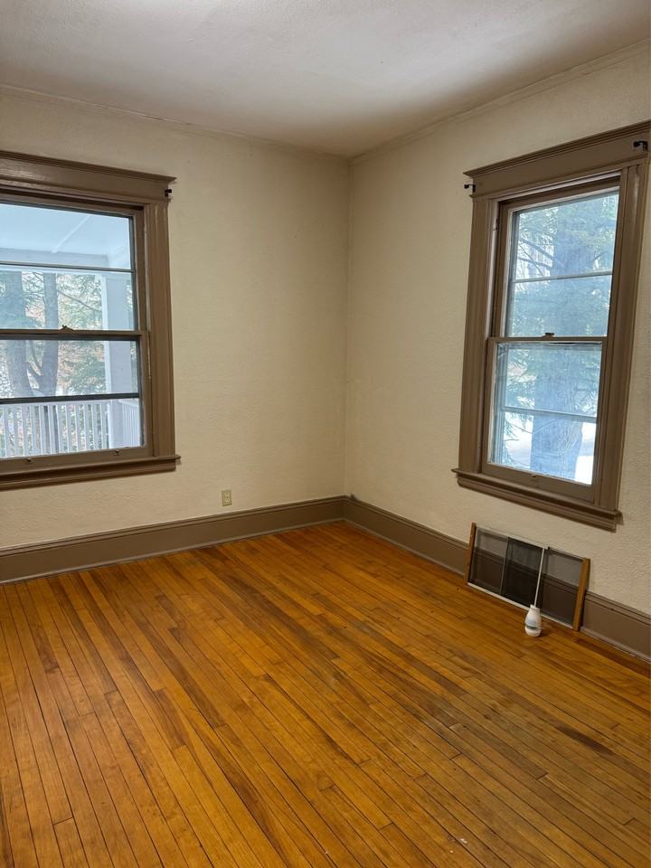 1639 Holland Ave #4 - Photo 6 of 11