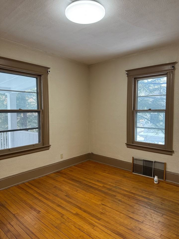 1639 Holland Ave #4 - Photo 7 of 11