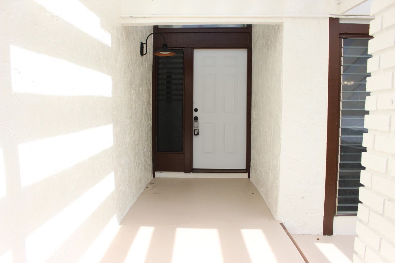 1279 Kaeleku St #SFR - Photo 2 of 31