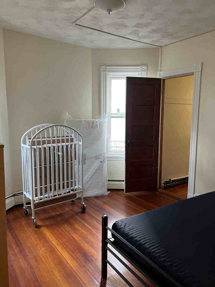 34 Cameron St #1 - Photo 4 of 9