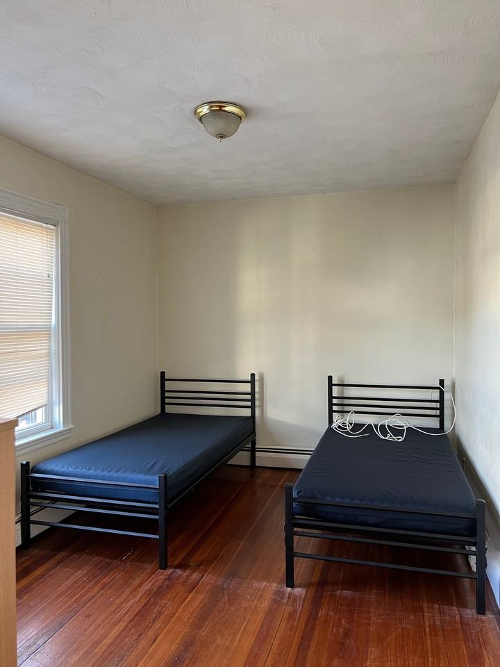 34 Cameron St #1 - Photo 5 of 9