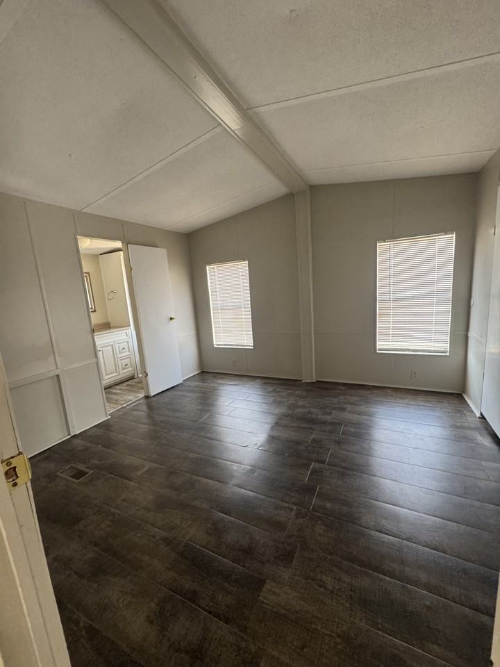 901 Scott Dr #1 - Photo 5 of 12