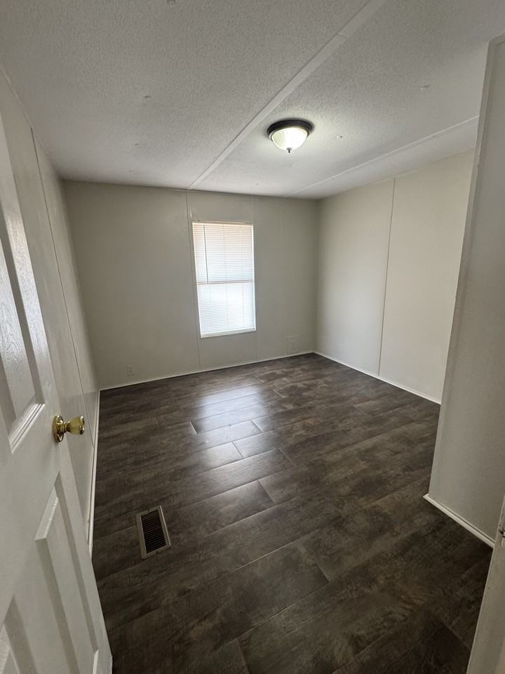 901 Scott Dr #1 - Photo 7 of 12