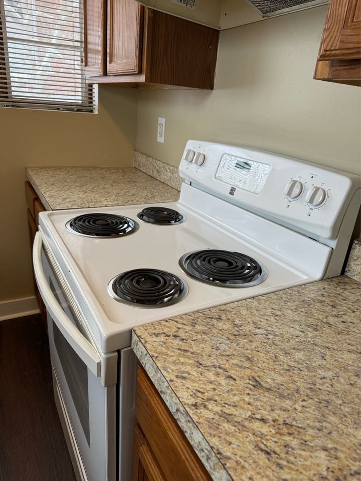 209 W Embargo St #2 - Photo 2 of 10