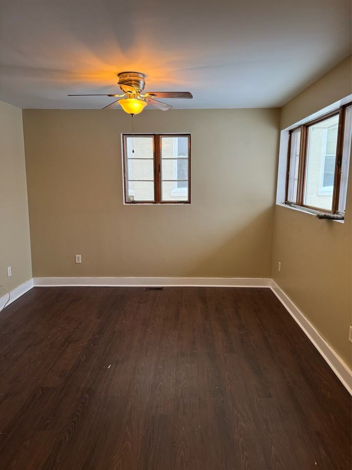 209 W Embargo St #2 - Photo 5 of 10