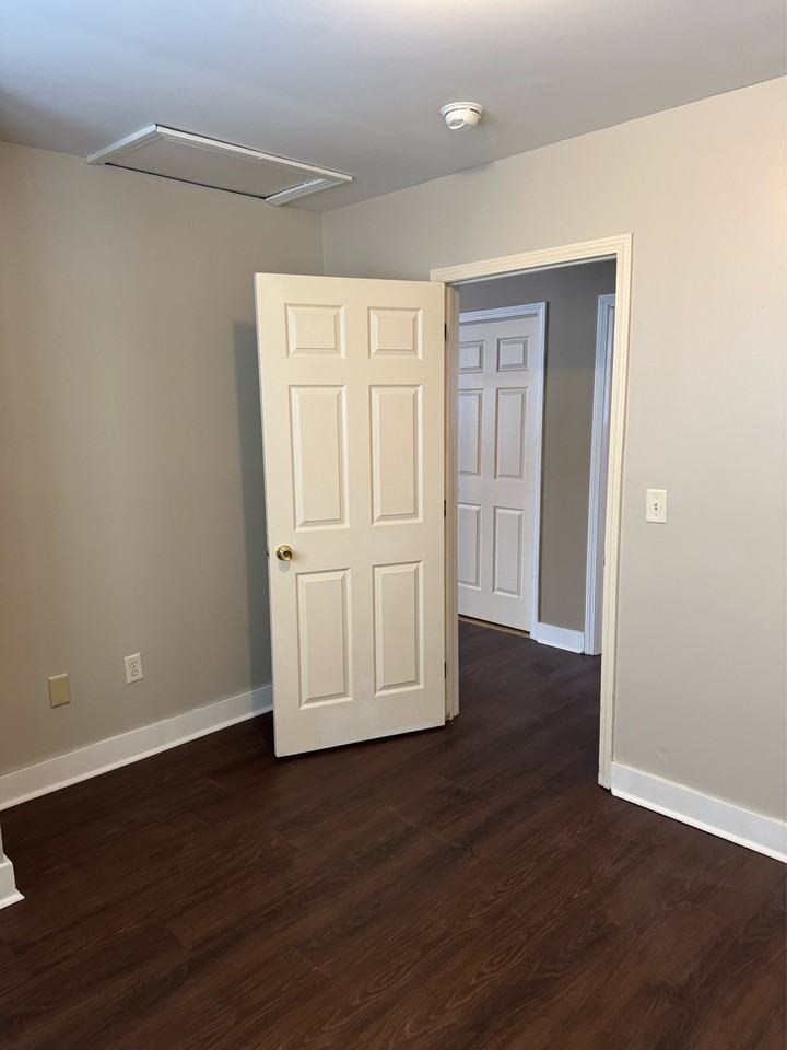 209 W Embargo St #2 - Photo 7 of 10