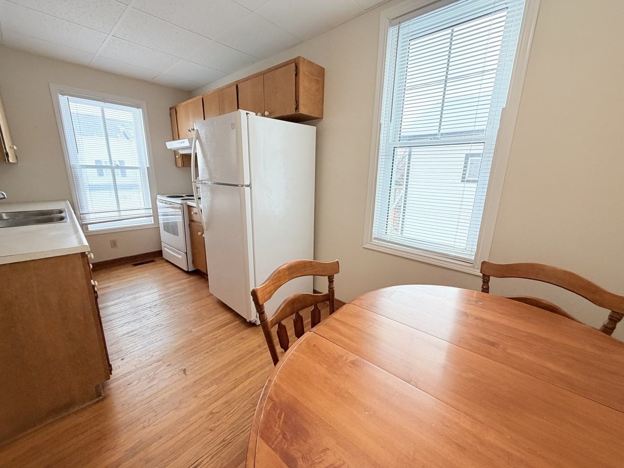 195 / 197 Euphemia Street North - 195 #195 - Photo 3 of 16