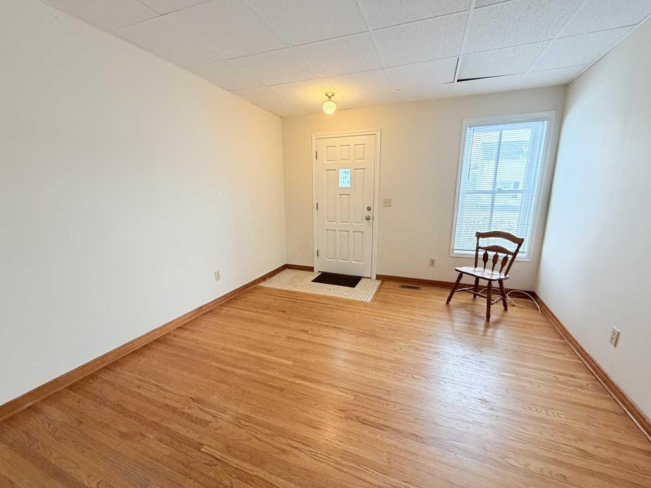 195 / 197 Euphemia Street North - 195 #195 - Photo 5 of 16