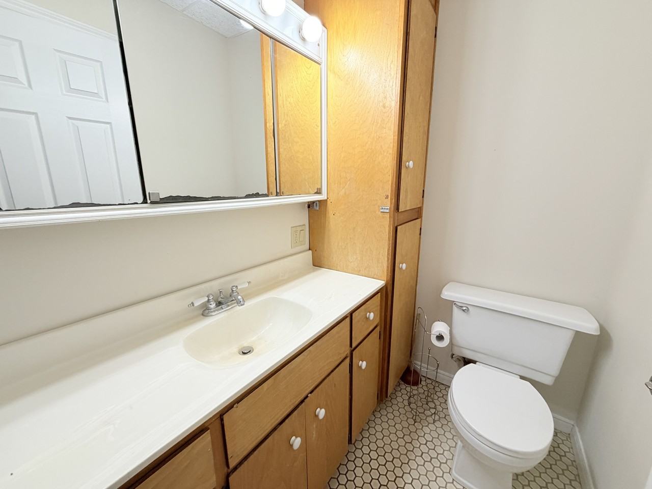 195 / 197 Euphemia Street North - 195 #195 - Photo 7 of 16