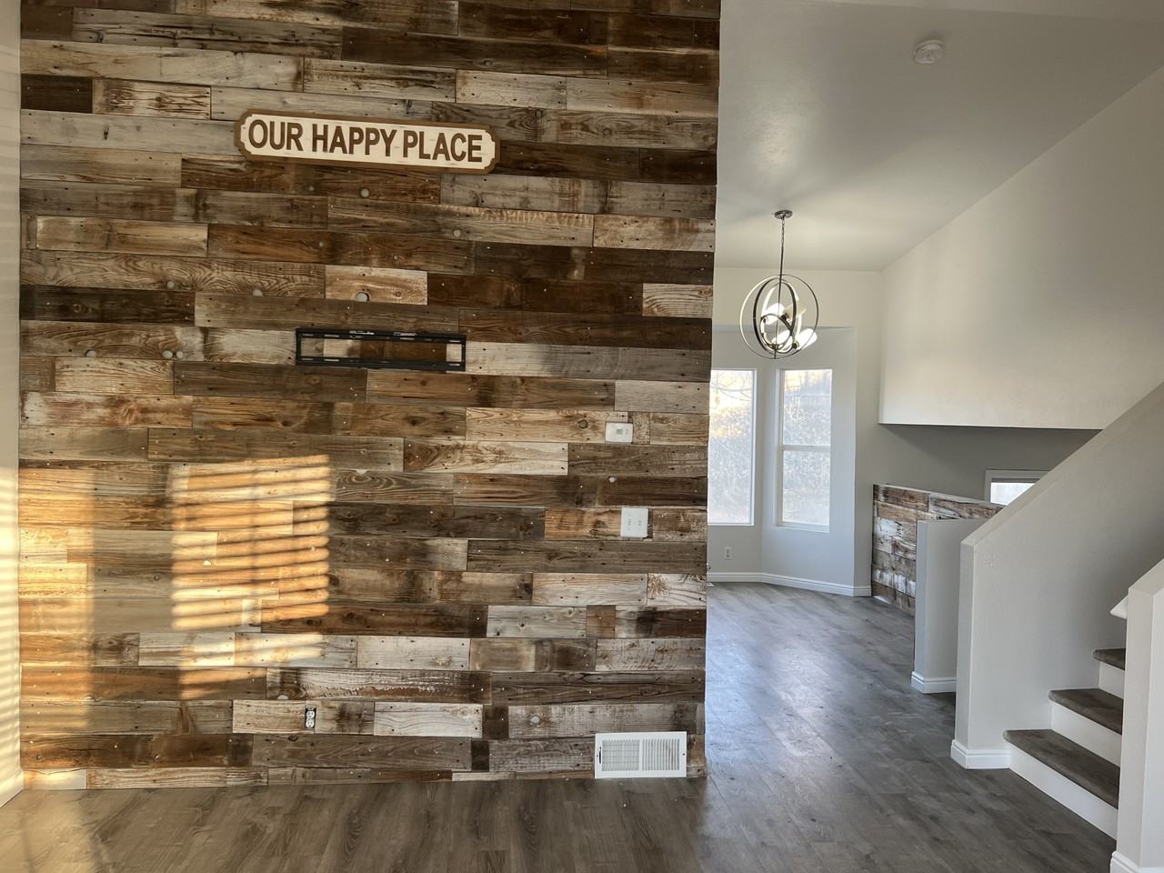 1515 Glenmoor Dr - Photo 3 of 35