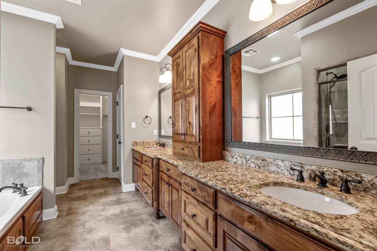 201 Roanoke Cir #1 - Photo 4 of 11