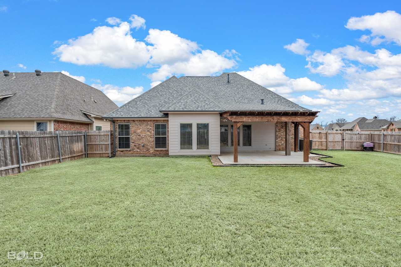 201 Roanoke Cir #1 - Photo 5 of 11