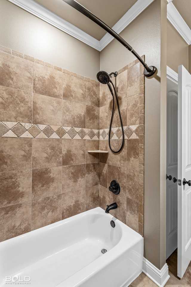 201 Roanoke Cir #1 - Photo 7 of 11