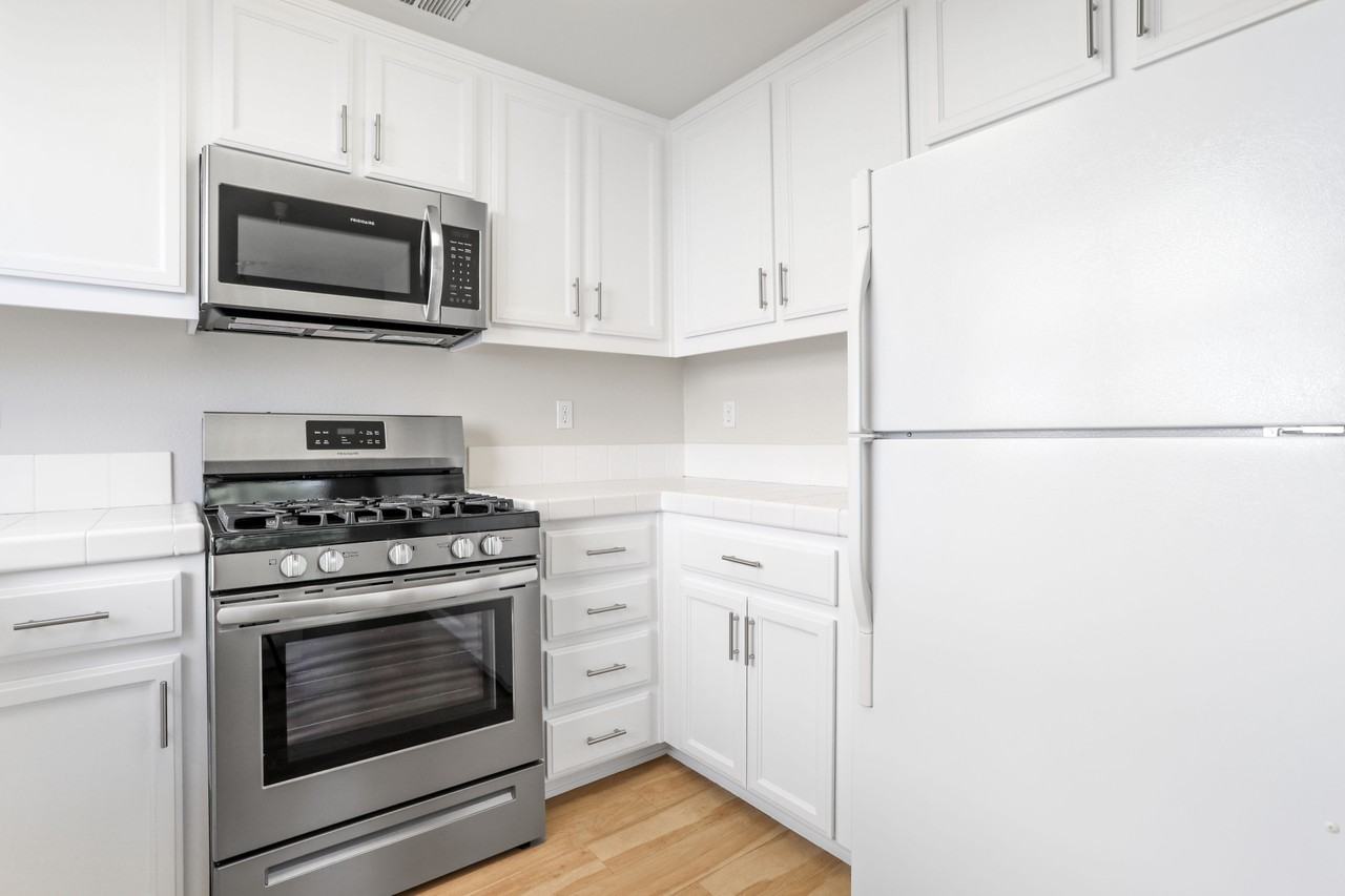 517 Tower Hill Ave #1 - Photo 7 of 40