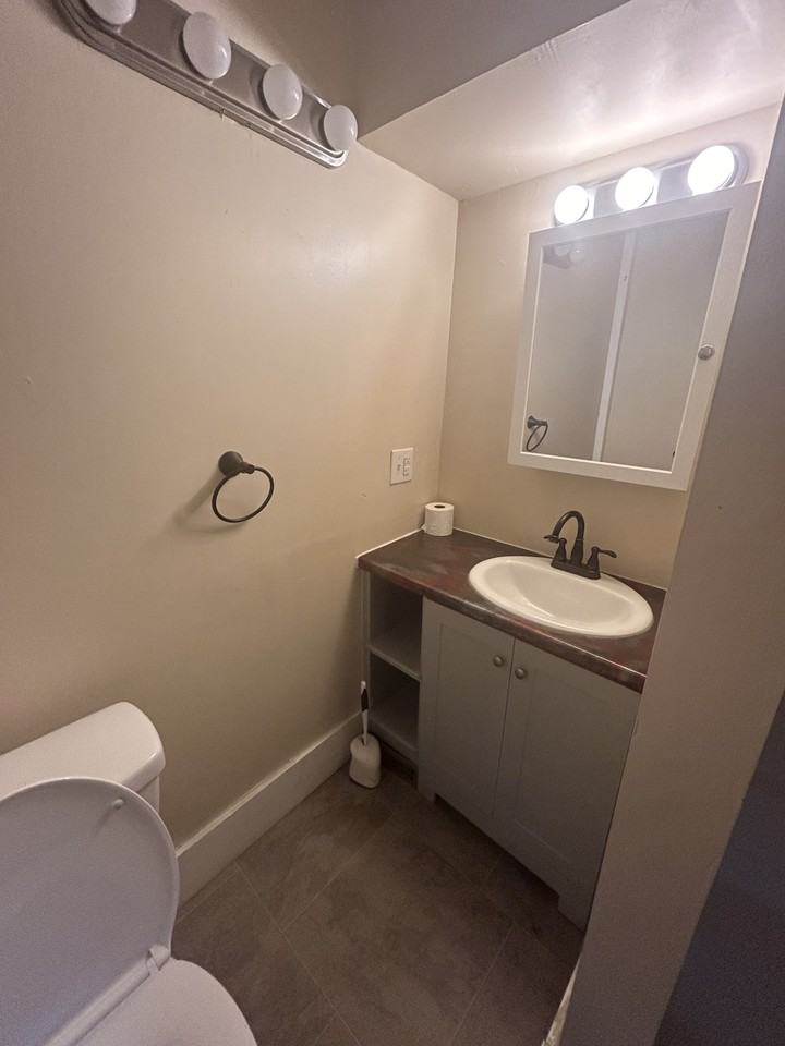 24 Custer St #1 - Photo 2 of 8