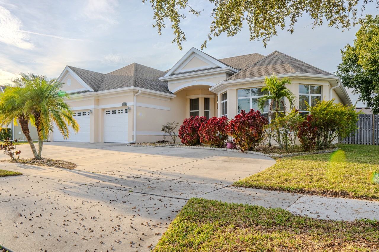 1895 Derby Glen Dr #1 - Photo 4 of 45