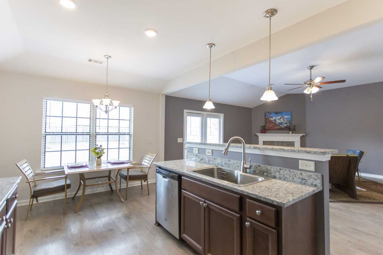 1128 Honeysuckle Dr #1 - Photo 3 of 8