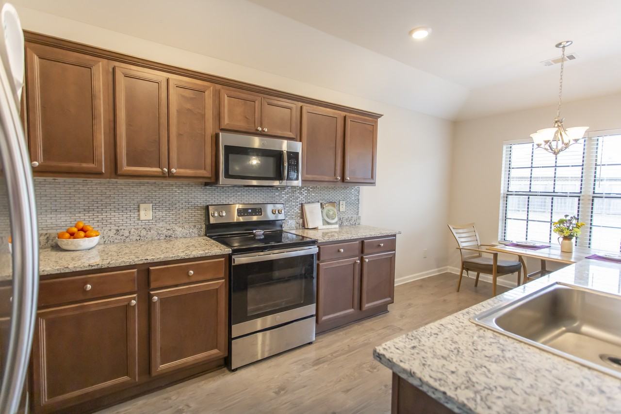 1128 Honeysuckle Dr #1 - Photo 4 of 8