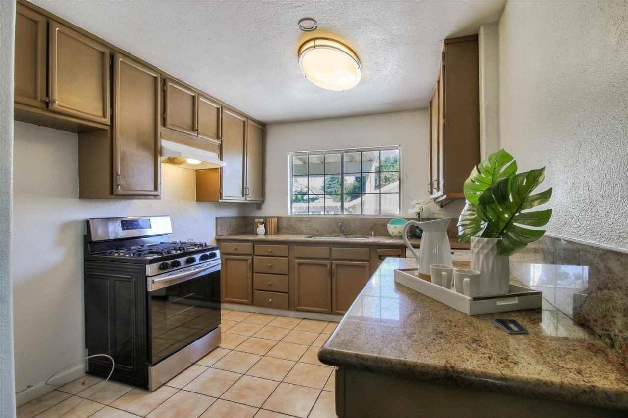 380 N 13th St Rm 6 #6 - Photo 4 of 11