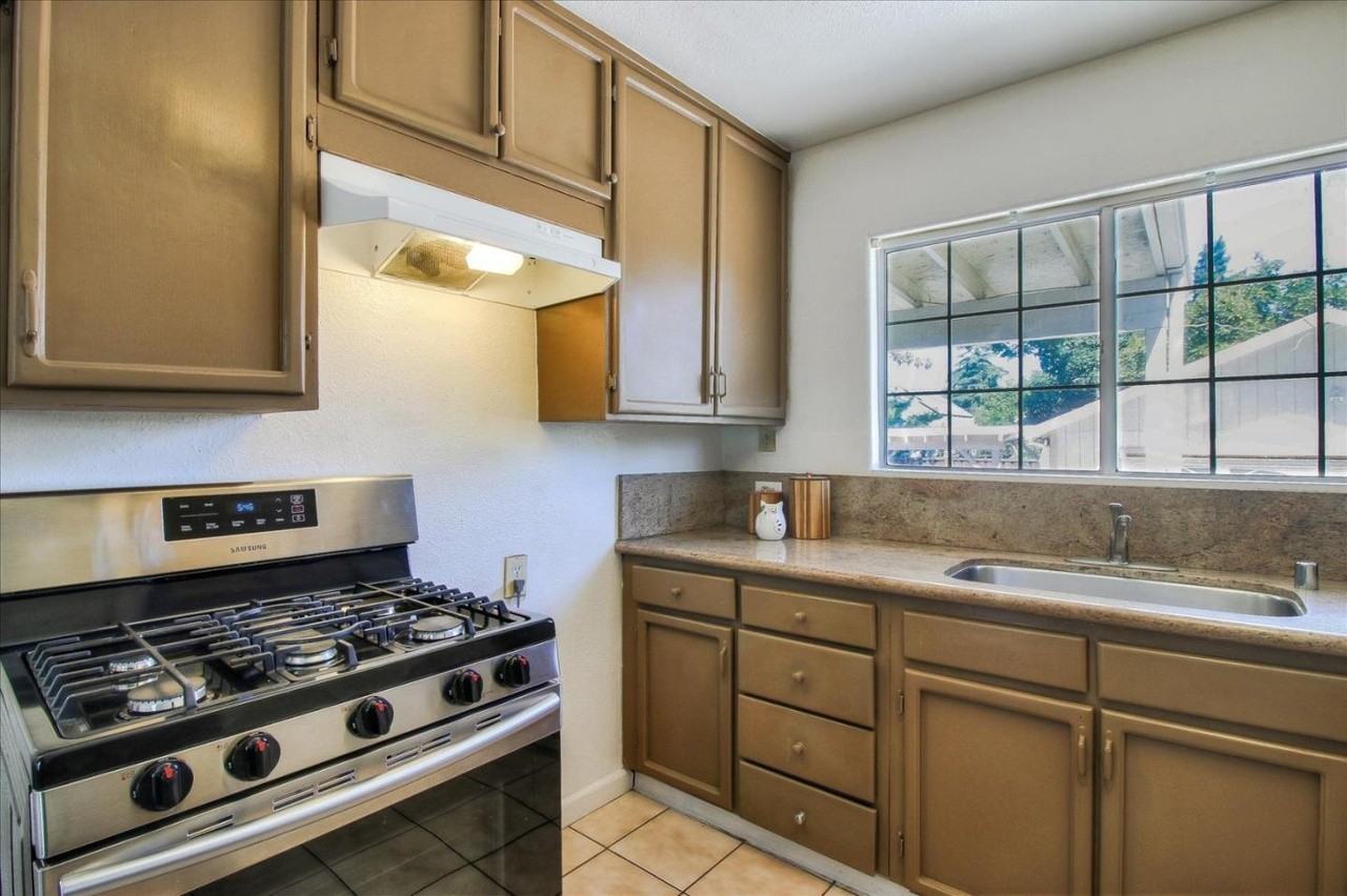 380 N 13th St Rm 6 #6 - Photo 5 of 11