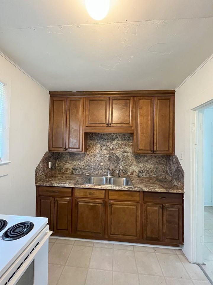 1217 New Orleans Ave #1 - Photo 2 of 8