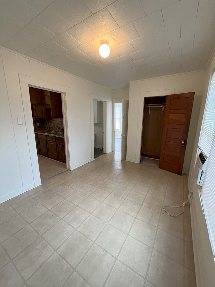 1217 New Orleans Ave #1 - Photo 6 of 8