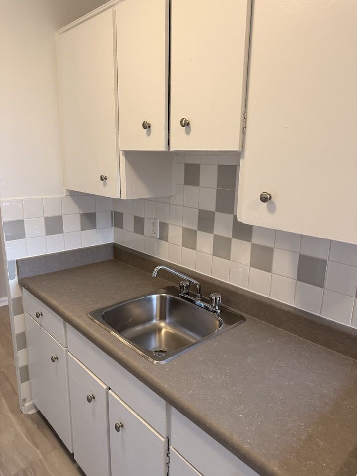 2340 Park Towers Avenue - Photo 3 of 26