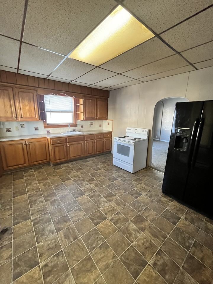 91 E Columbus Ave Frnt #1 - Photo 2 of 9