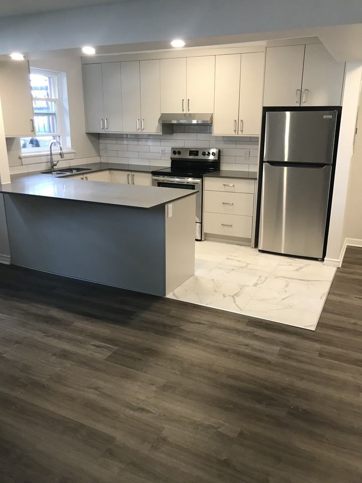 341 Whitby Ave - Photo 2 of 5