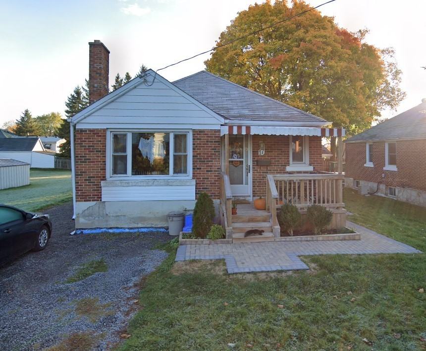 17 Reynolds Cres - Photo 2 of 2