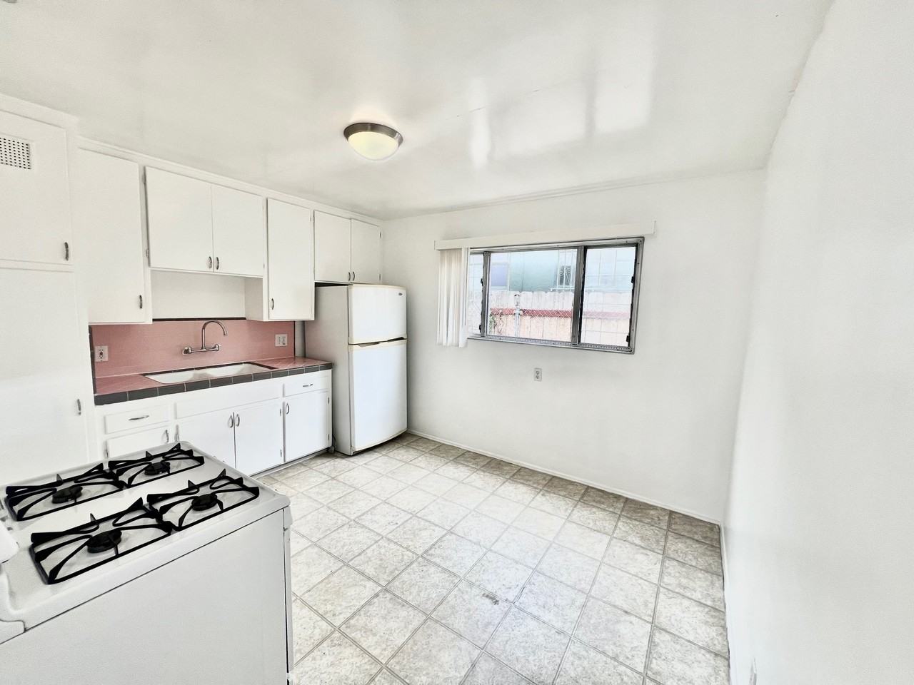 3726 Ingraham St #3726 - Photo 5 of 16