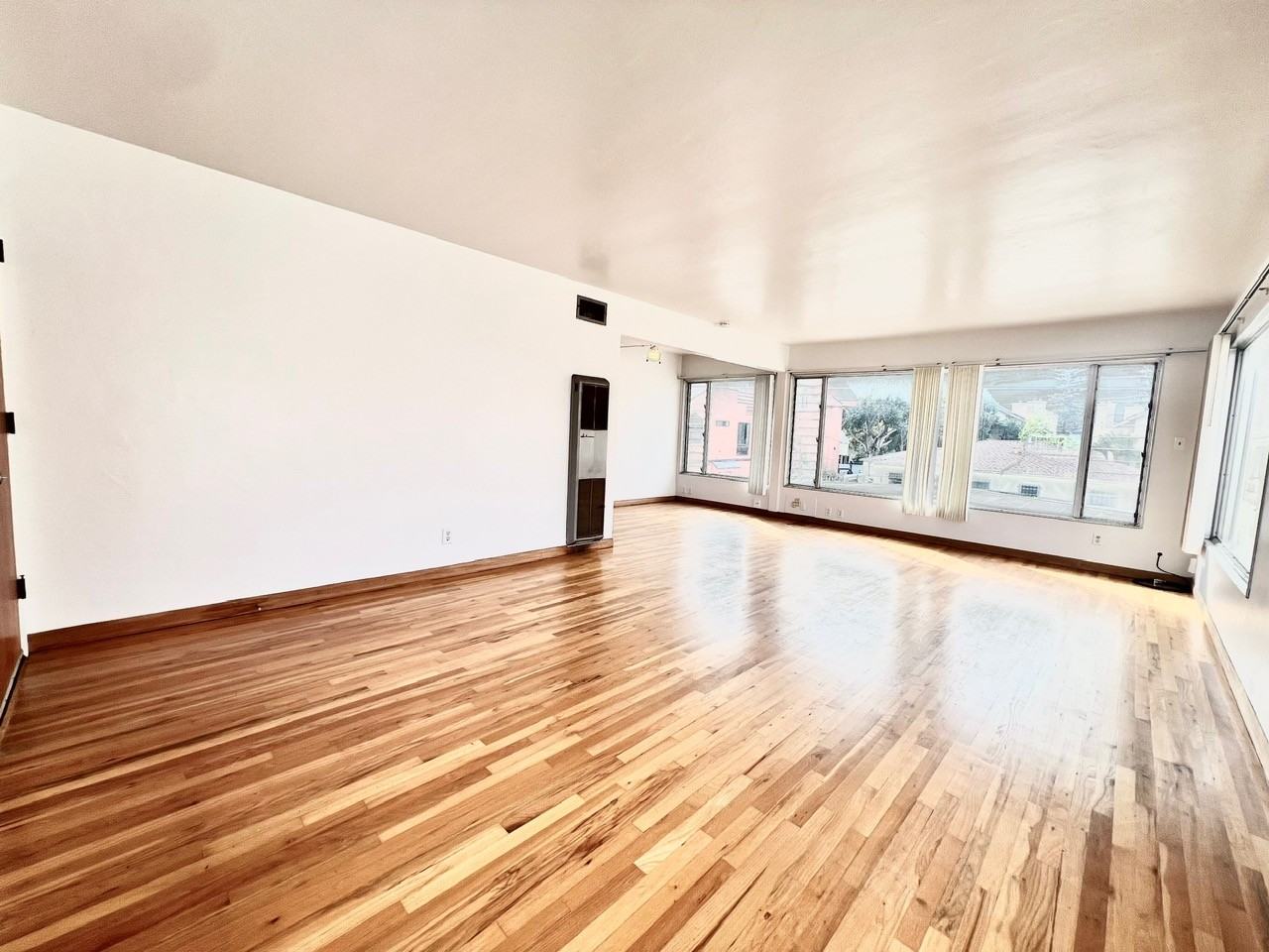 3728 Ingraham St #3728-5A - Photo 3 of 17