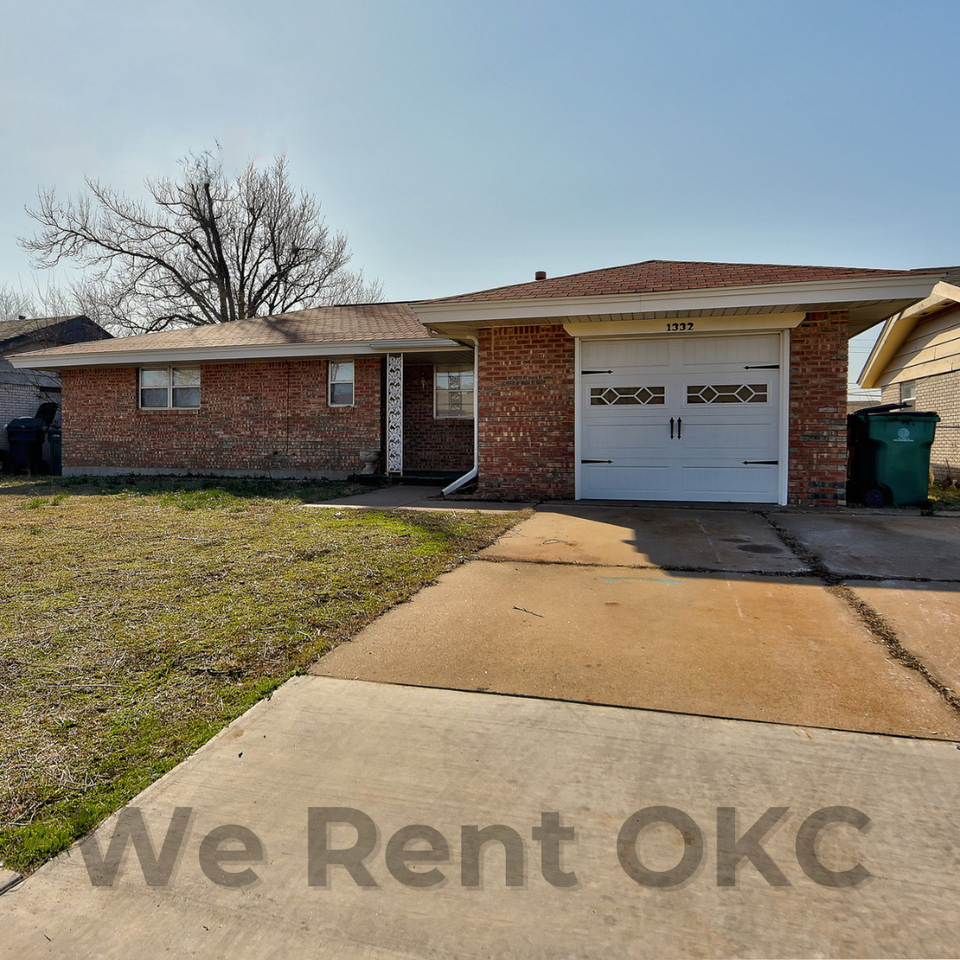 1332 Sw 77th Pl #1 - Photo 4 of 39