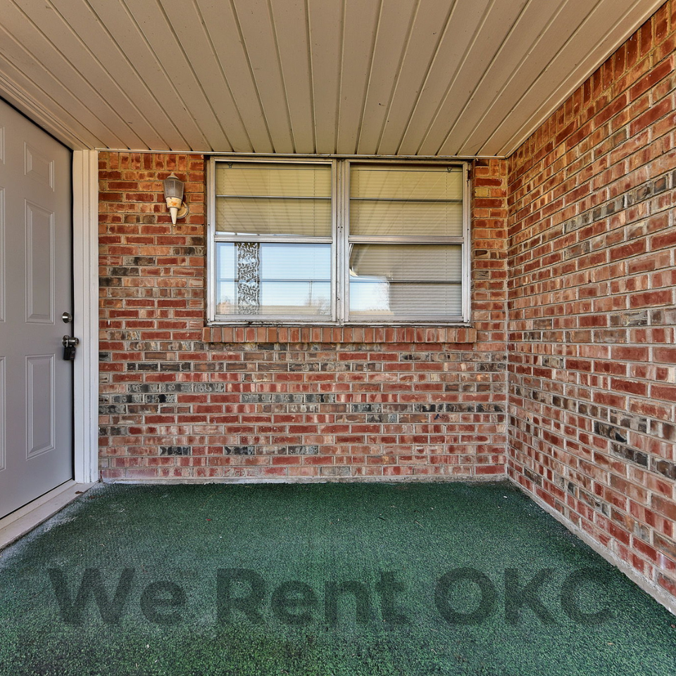 1332 Sw 77th Pl #1 - Photo 5 of 39