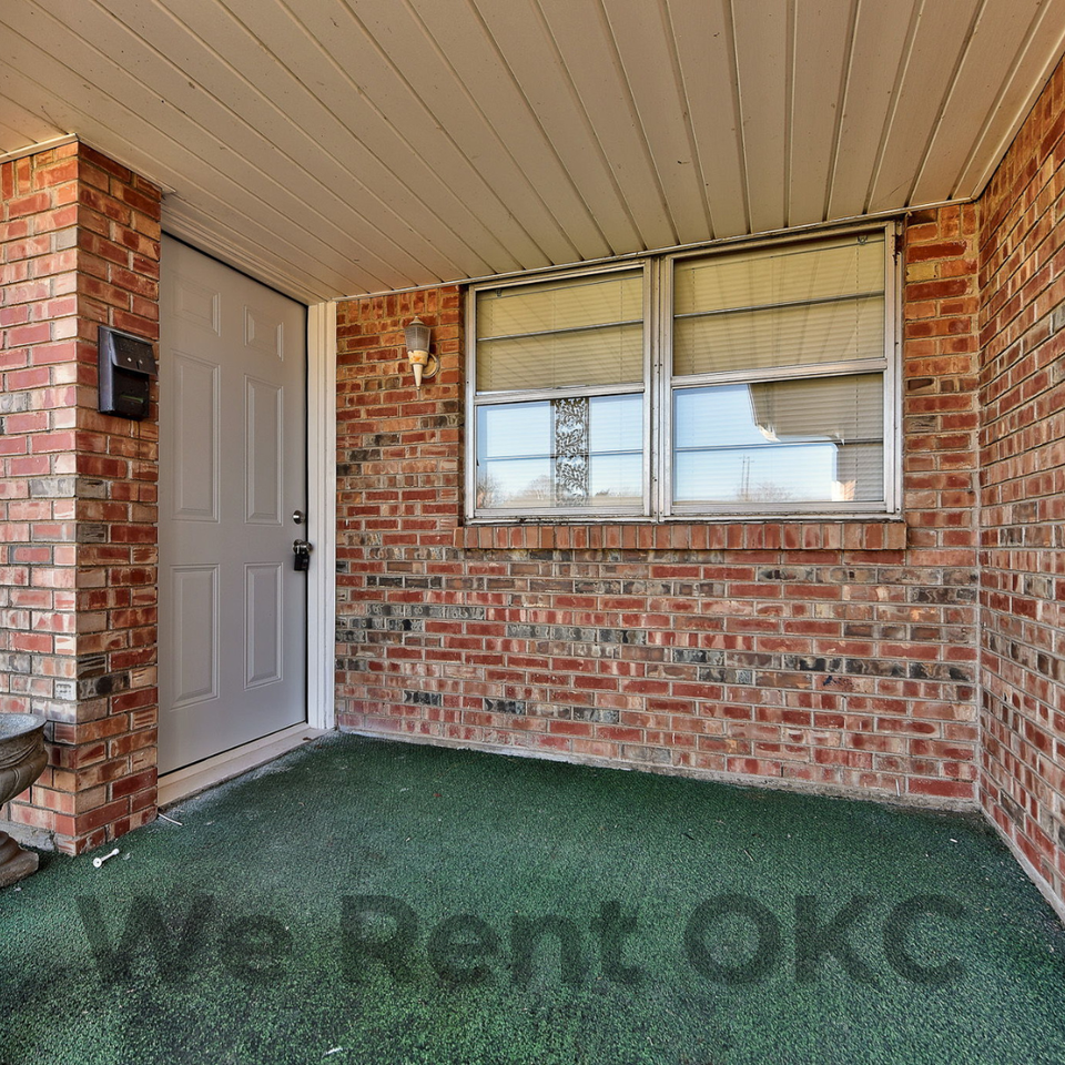 1332 Sw 77th Pl #1 - Photo 6 of 39