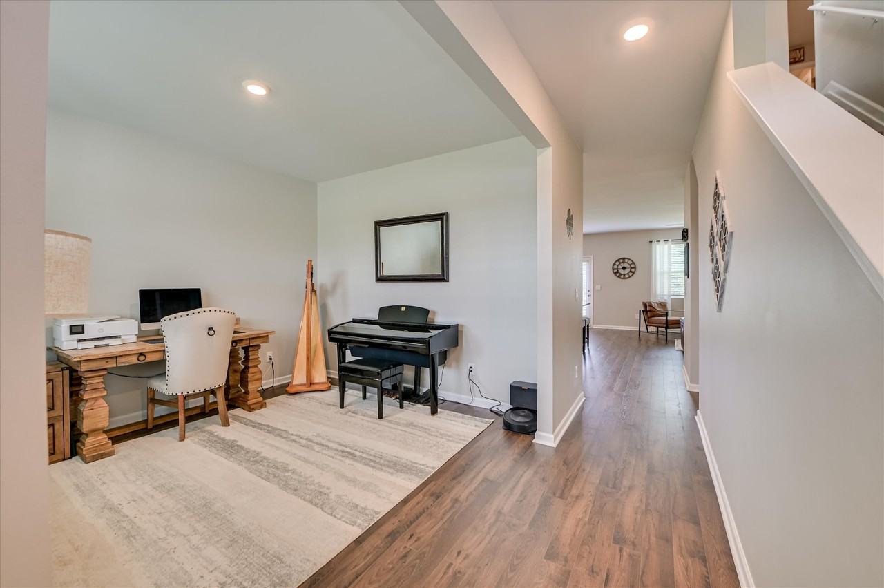 p302 7046 Sideboard Crossing #1 - Photo 7 of 42