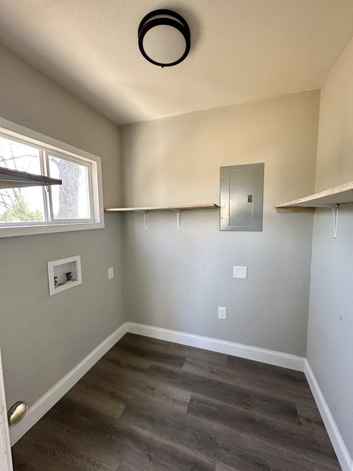 1221 Frisco St #1 - Photo 5 of 8