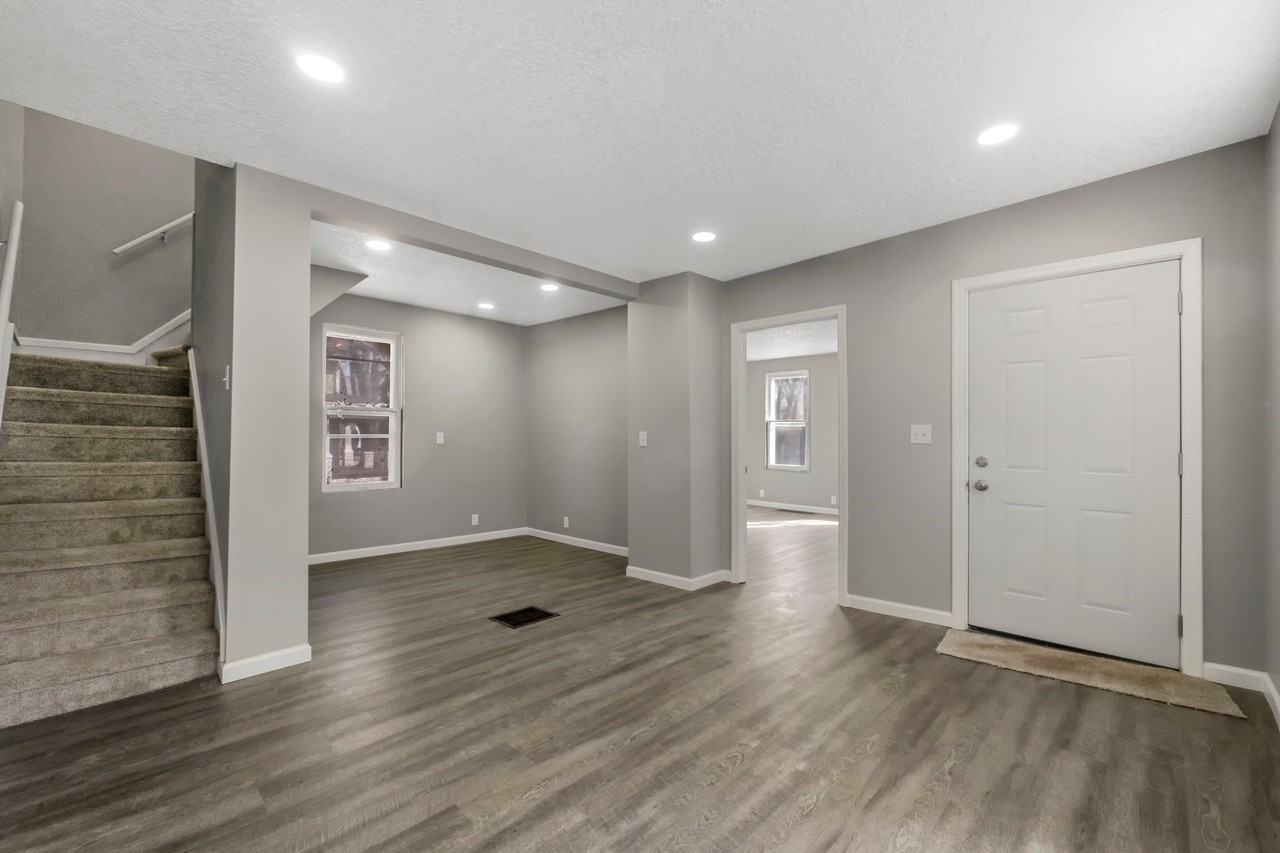 607 Riverside Ave #1 - Photo 3 of 9