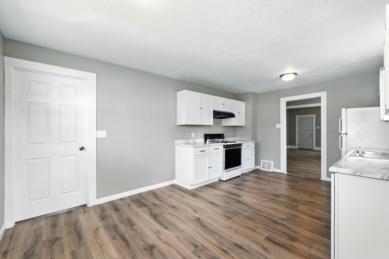 3706 Oliver St #1 - Photo 6 of 9