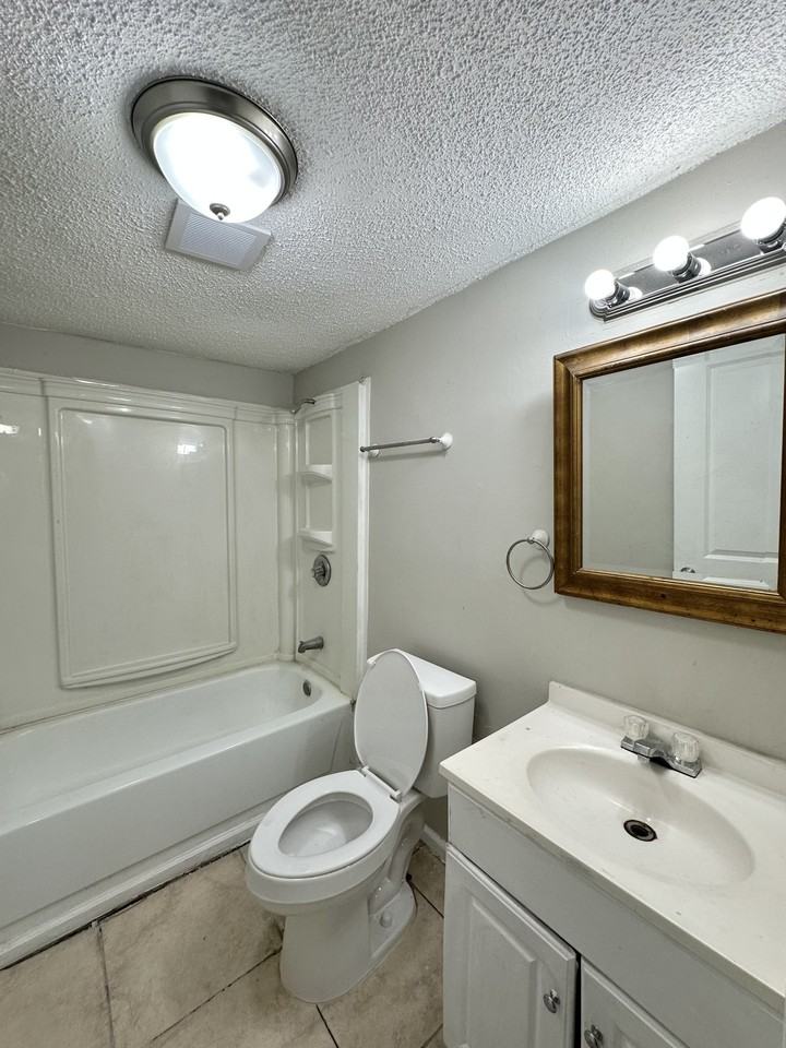 1512 Cherry Ave #1 - Photo 4 of 8