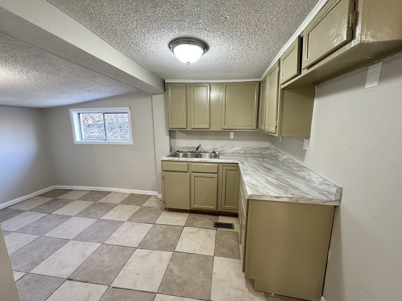 1512 Cherry Ave #1 - Photo 5 of 8